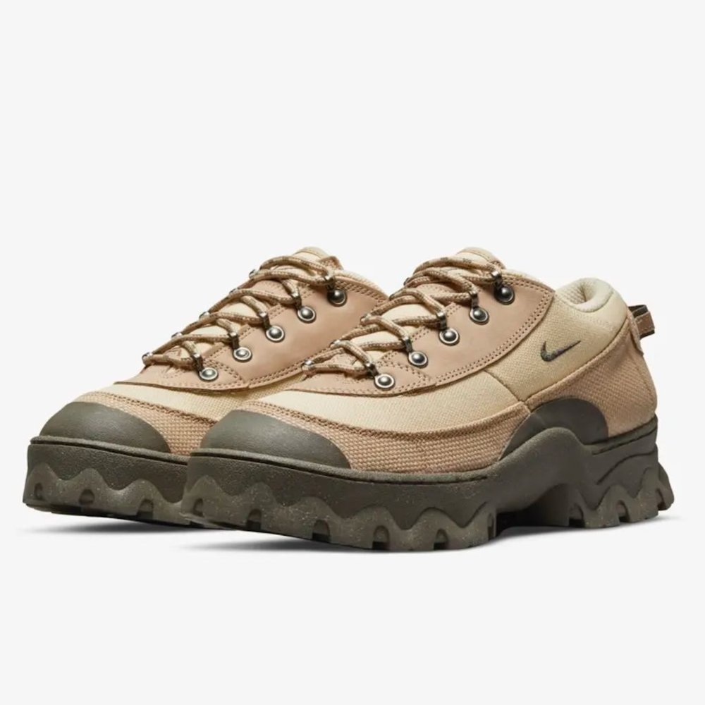 Nike Lahar Low Platform Boot Sneakers